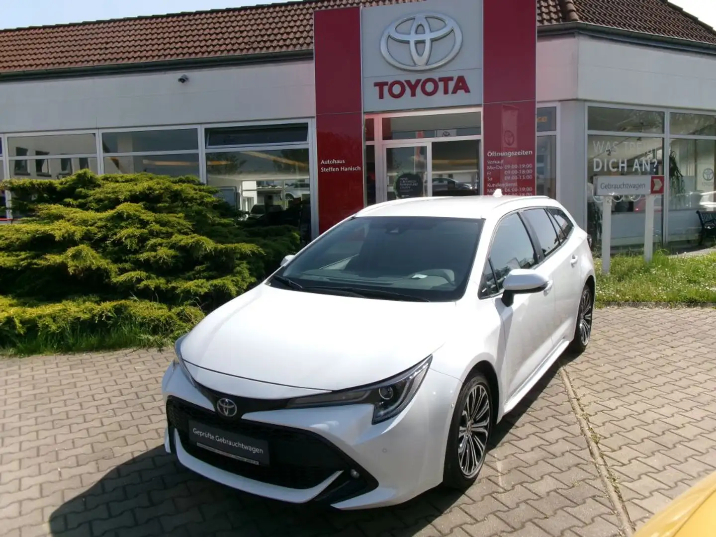 Toyota Corolla 2.0 Hybrid Touring Sports Team Deutschland Weiß - 2