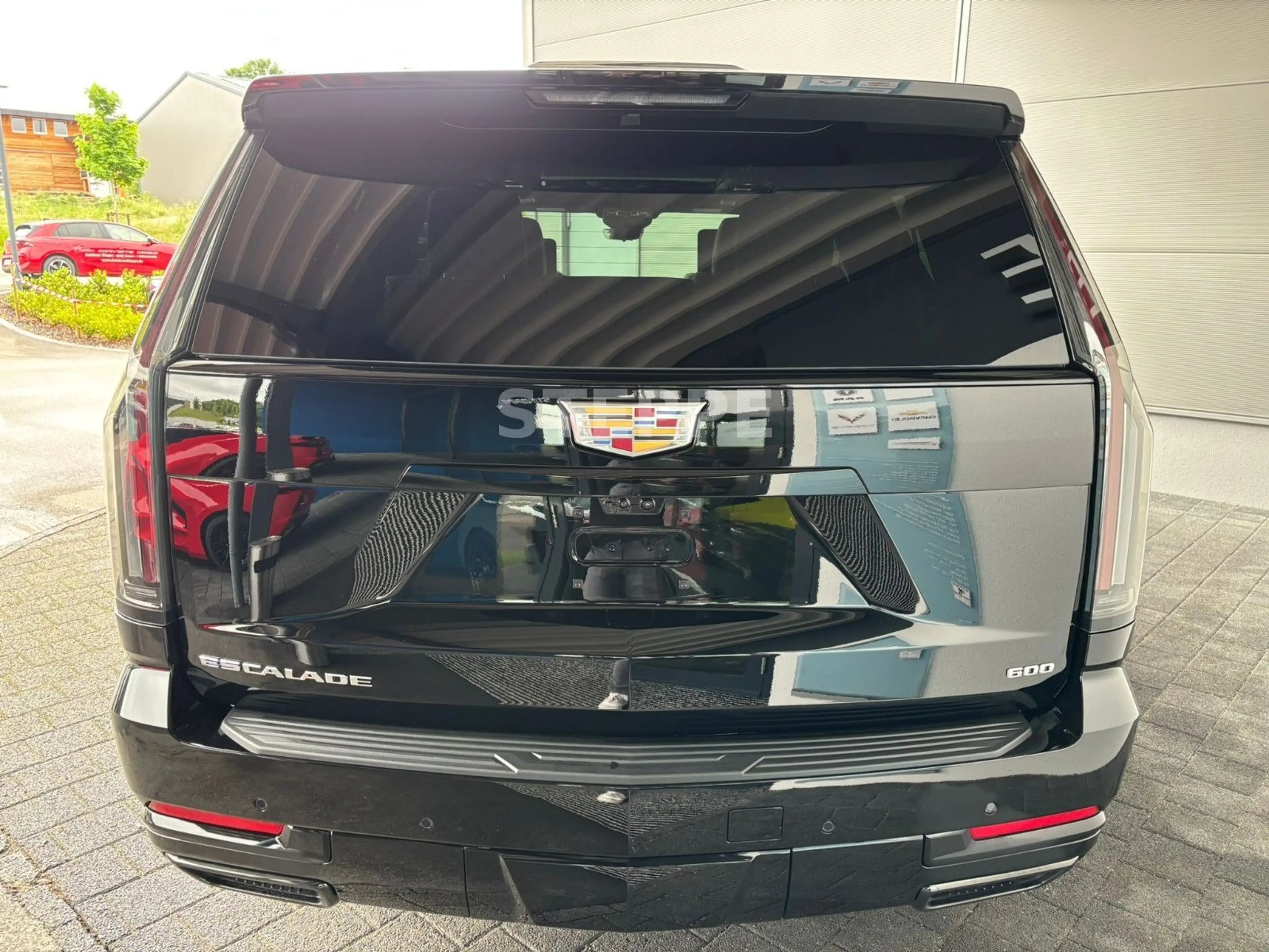 Cadillac Escalade FACELIFT MY26 6.2 V8 ESV Sport Platinum — photo 5