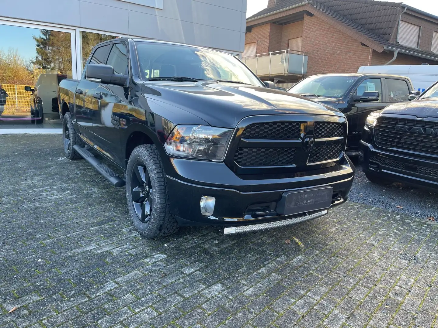 Dodge RAM 1500 Crew Cab Black Edition*4x4*AHK*LPG* Negro - 1