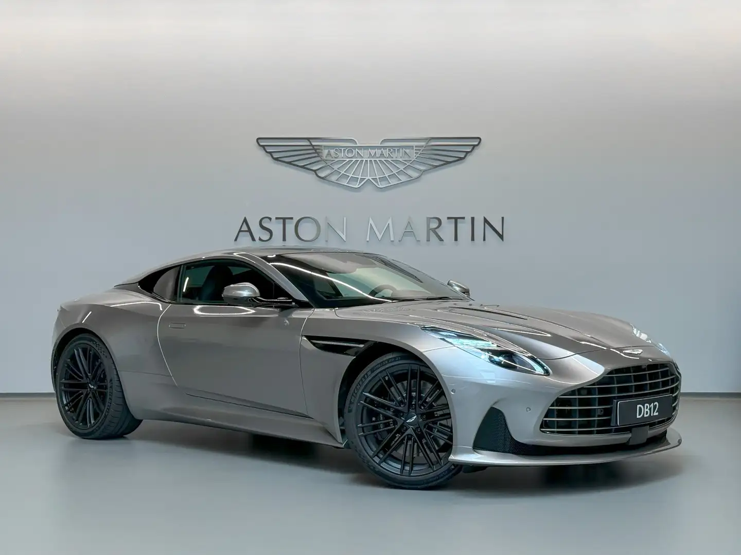 Aston Martin DB12 Coupe | NEW 2025 MODELYEAR Zilver - 1
