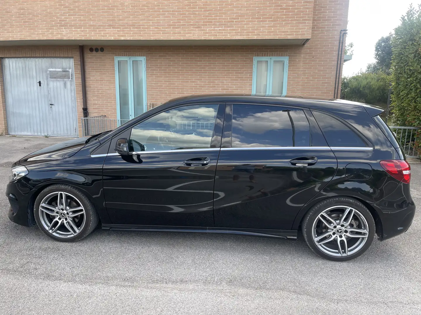 Mercedes-Benz B 180 d Premium Tech - 2