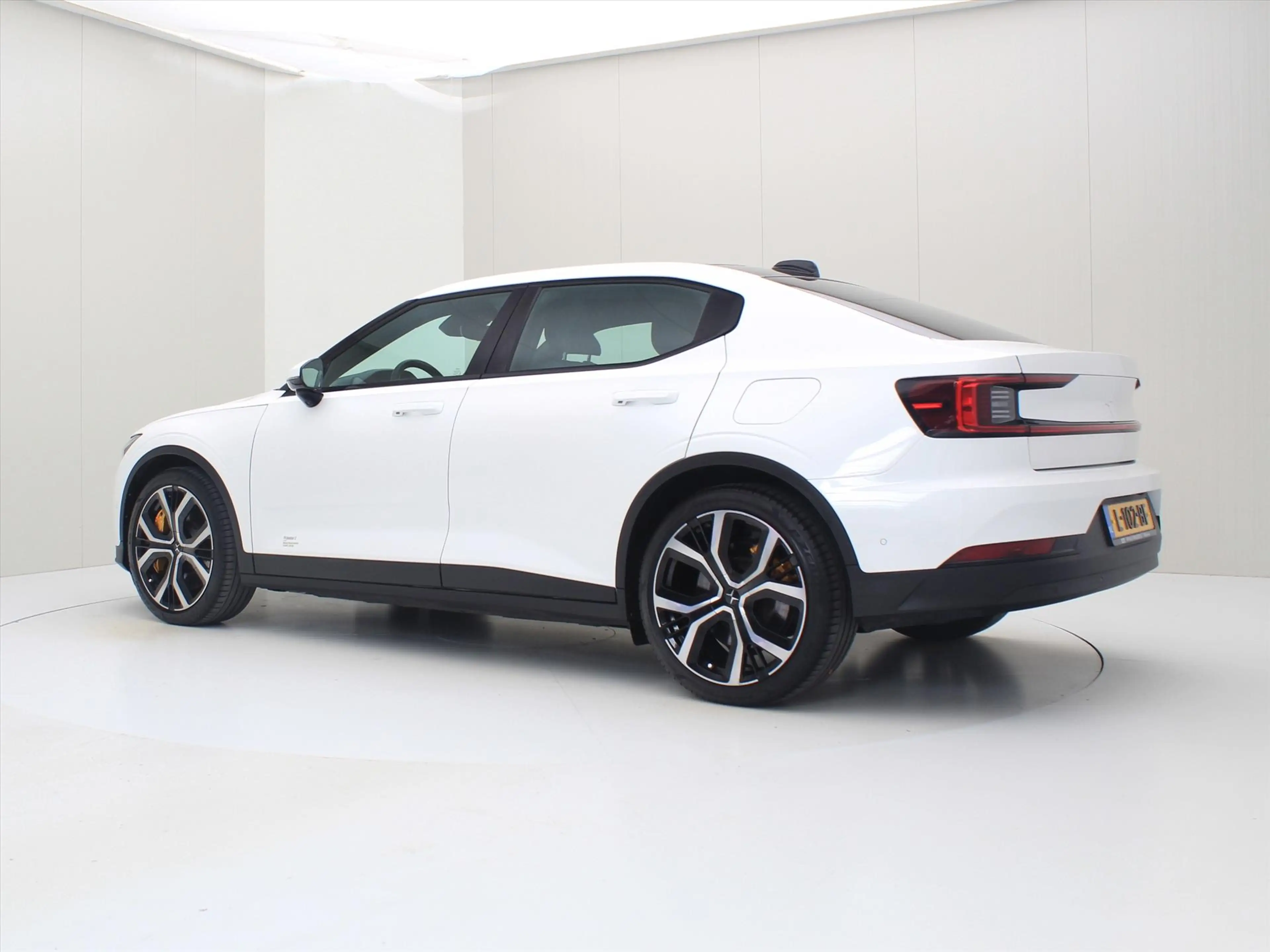 Polestar 2 Long Range Dual Motor 408pk Performance Pack 92% S — photo 3