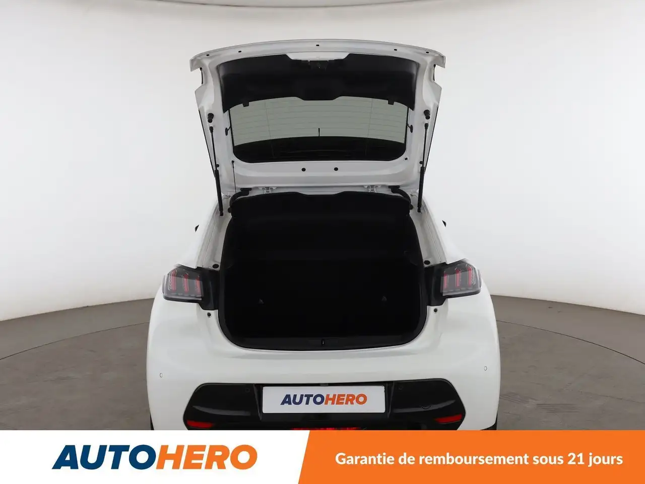 Peugeot 208 208 — photo 16