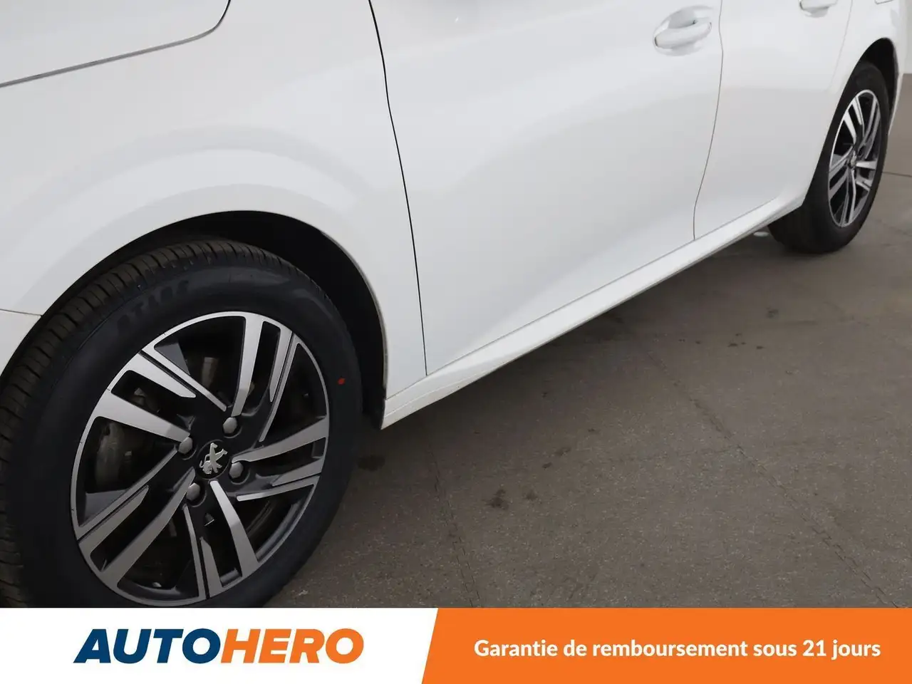 Peugeot 208 208 — photo 28
