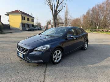 V40 1.6 d2 Momentum