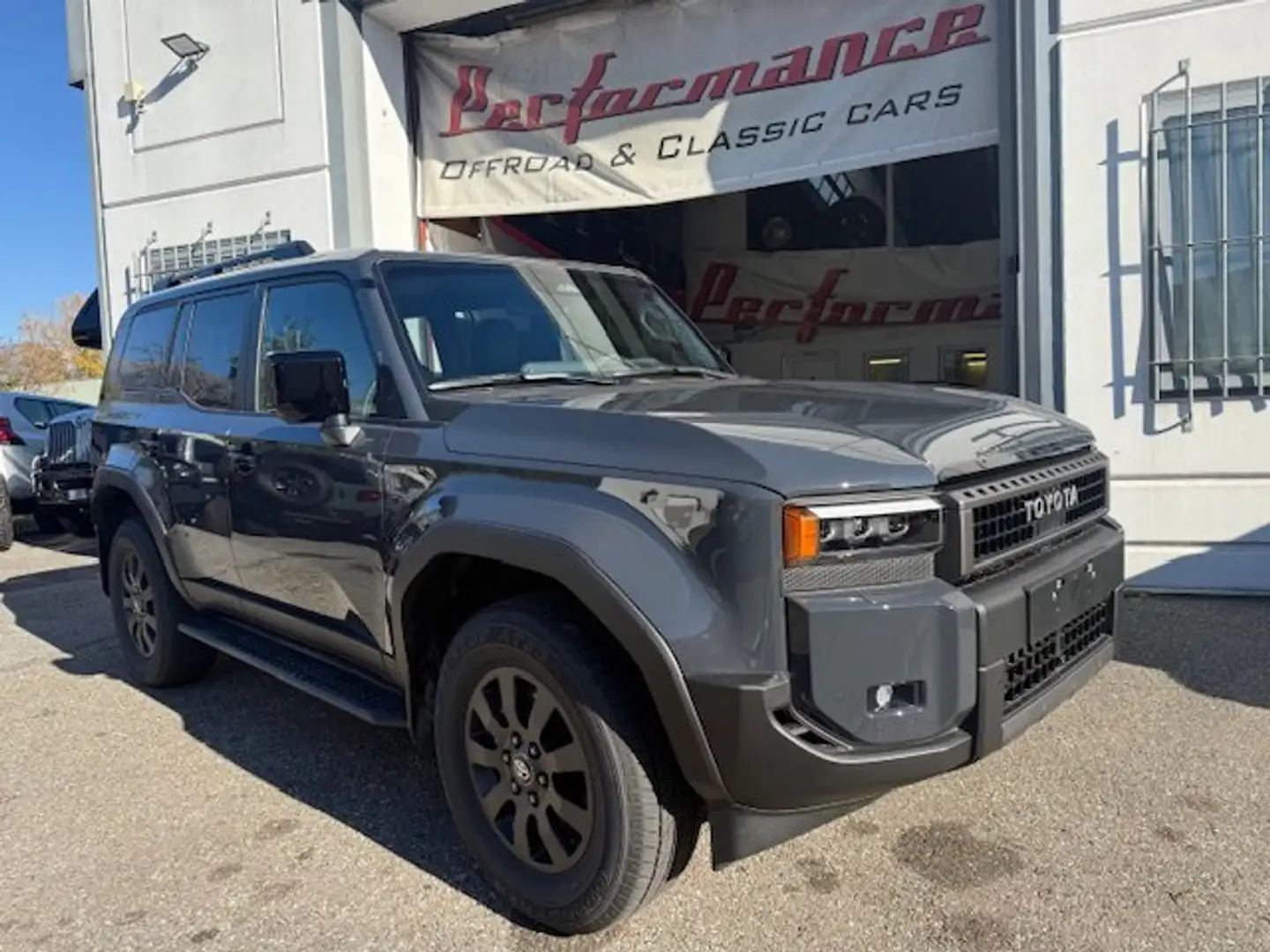 Toyota Land Cruiser AUTOCARRO 5 PT DETRAIBILE  MILD HYBRID MOD. 2026 Grigio - 1