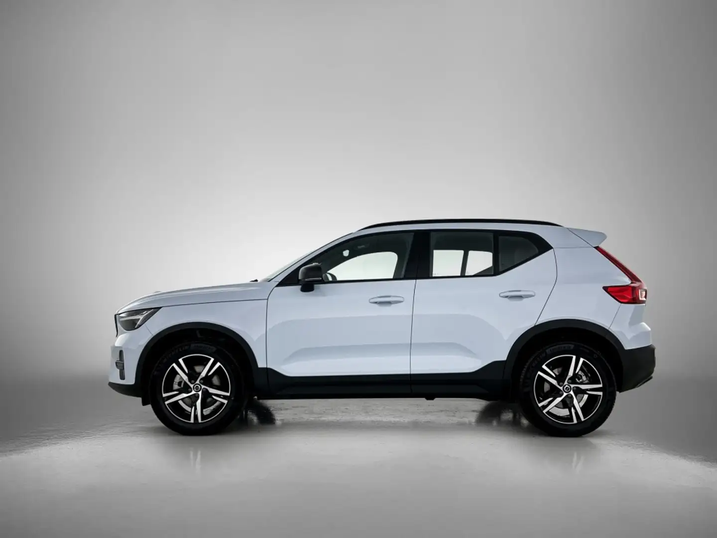 Volvo XC40 2.0 B4 Dark | Trekhaak | BLIS | Memory Seats | H&K Blauw - 2