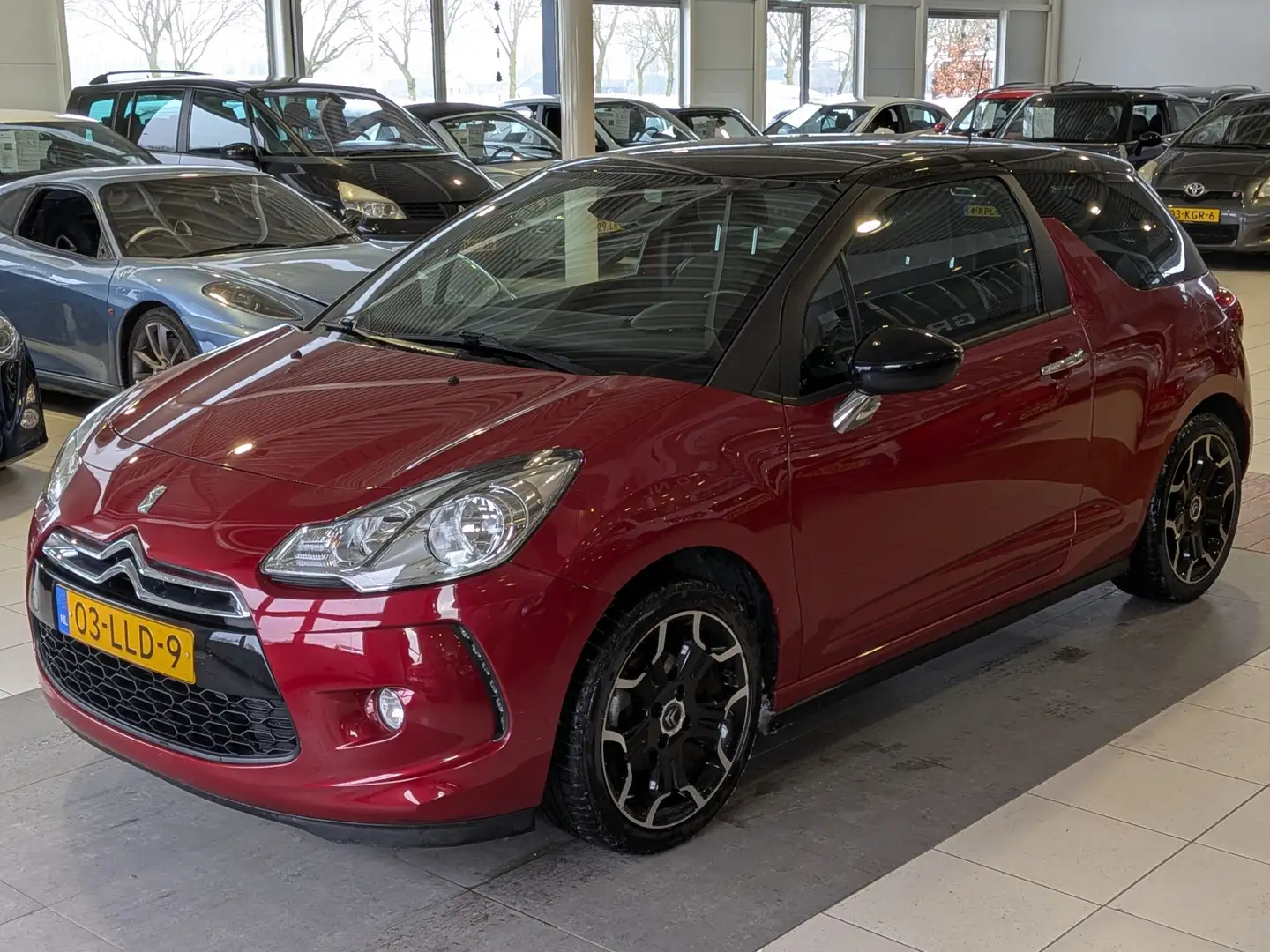 Citroen DS3 1.4 Chic Airco, Cruise Control, Stuurbekrachtiging Rot - 2