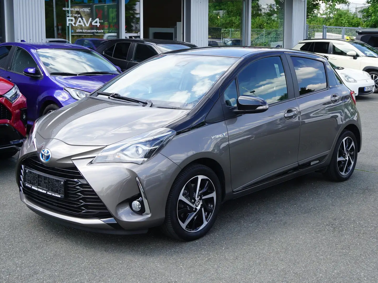Toyota Yaris Hybrid Style Selection Бронзовий - 1