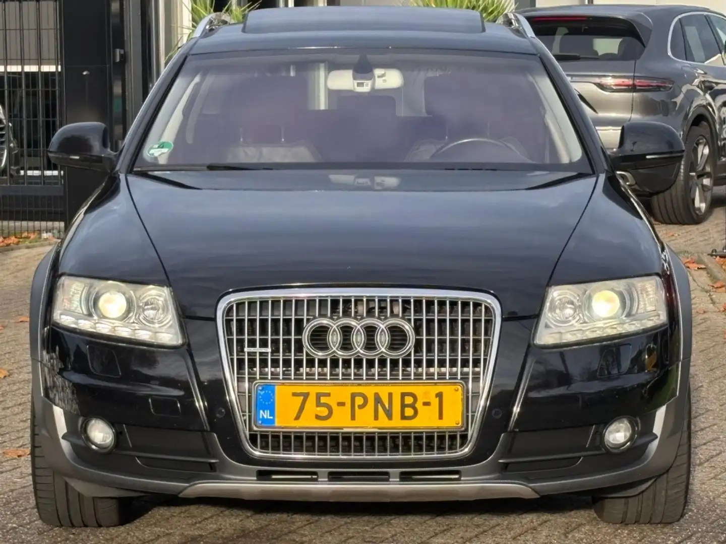 Audi A6 allroad Quattro 3.0 TFSI Excluisve 2009 Youngtimer Schuifd Zwart - 2