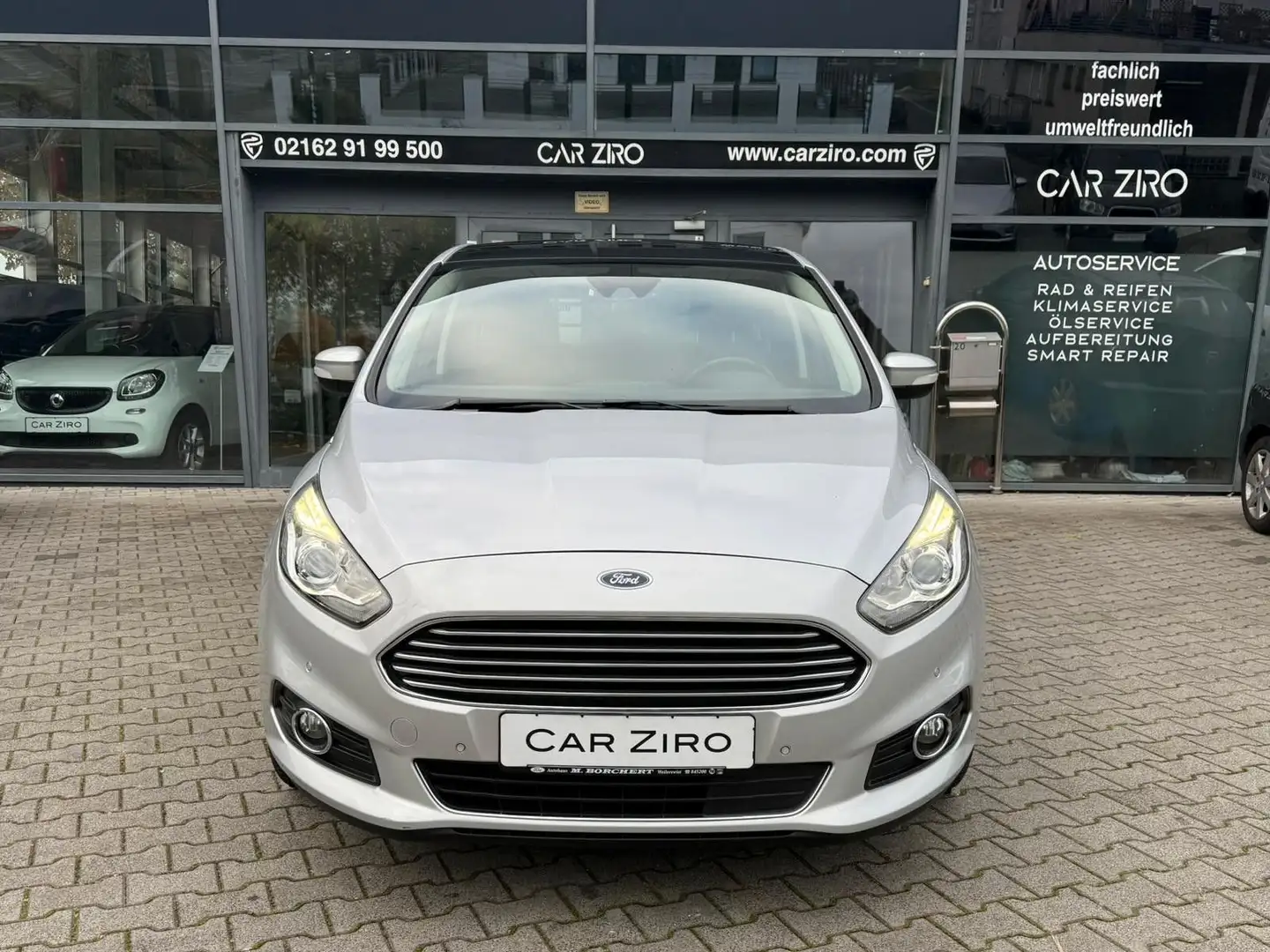 Ford S-Max S-MAX Titanium Silber - 1