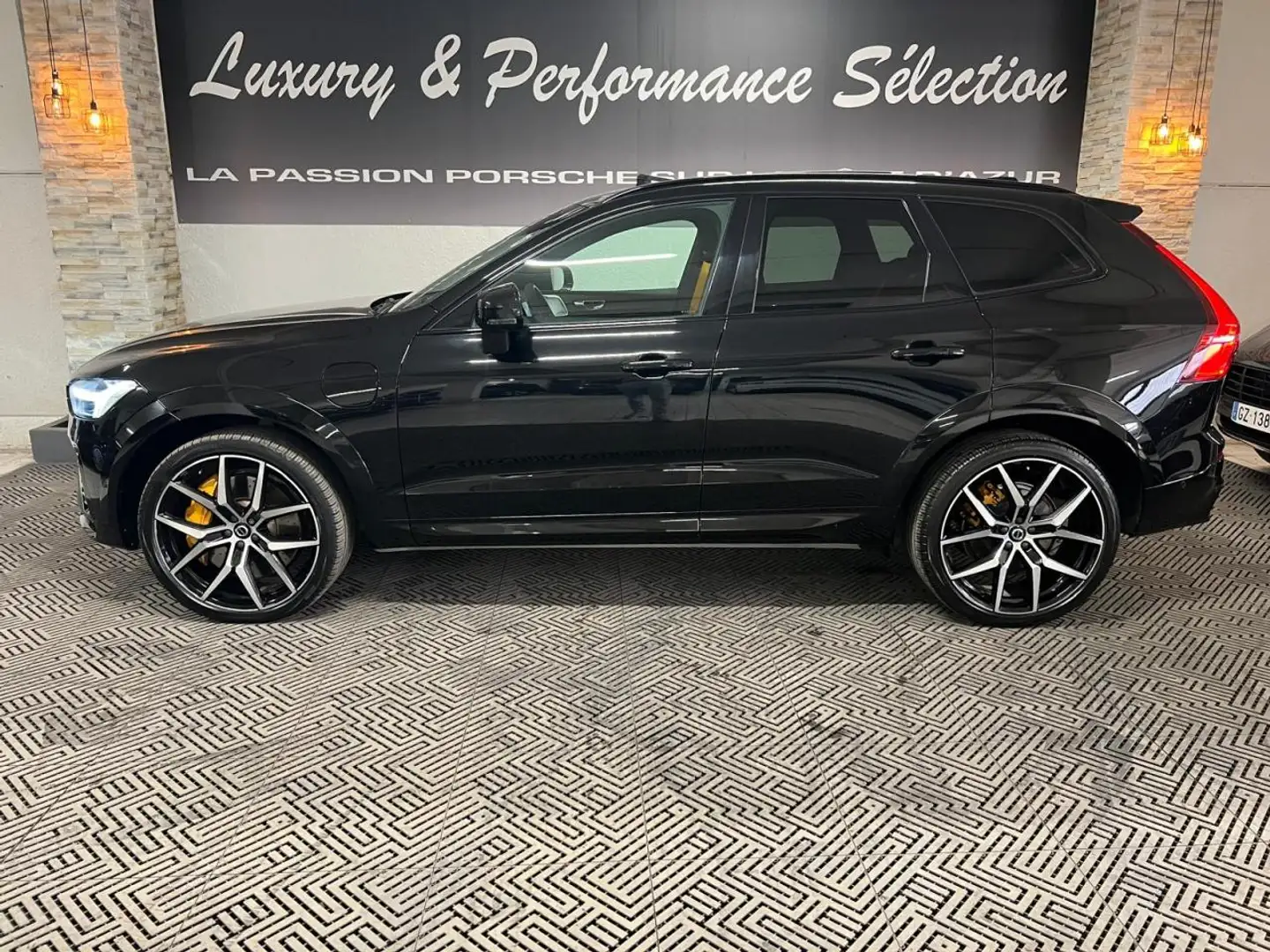Volvo XC60 Phase 2 T8 AWD Polestar 405ch - Hydirde rechargeable - 87000km - Excellent état Schwarz - 2
