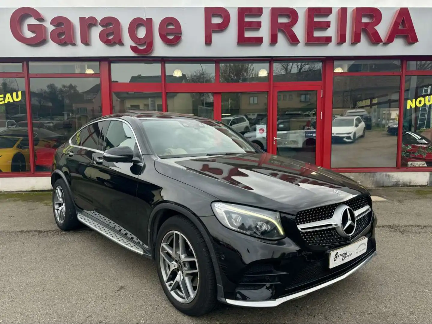 Mercedes-Benz GLC 300 COUPE 4MATIC AMG LINE BURMESTER HEAD UP PANO CUIR Noir - 1