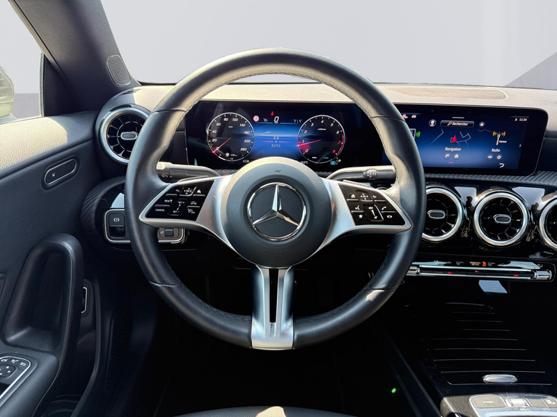 Mercedes-Benz CLA 180 Business Line — photo 14