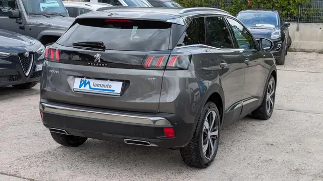 Peugeot 3008 view 4