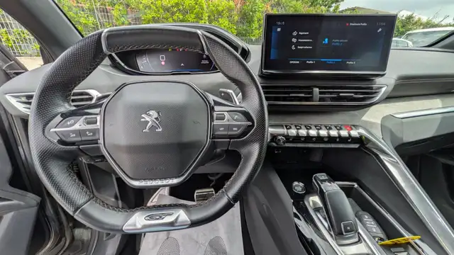Peugeot 3008 view 9