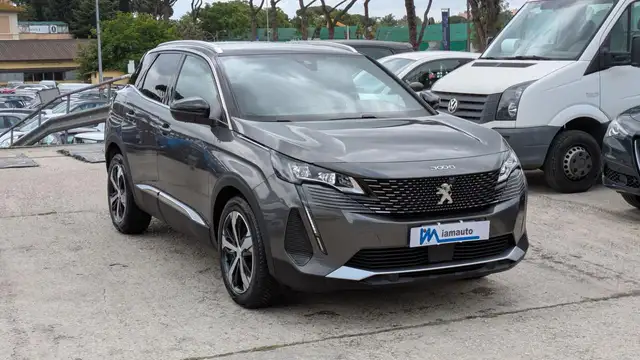 Peugeot 3008 view 3