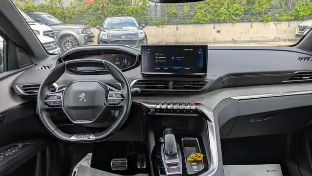 Peugeot 3008 view 6