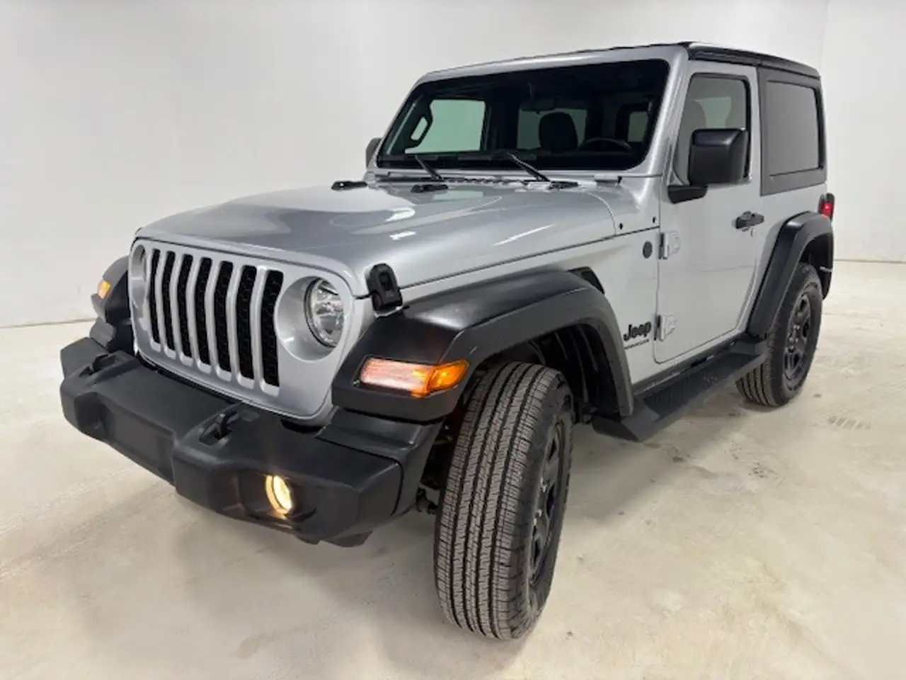 Jeep Wrangler снимка Jeep Wrangler