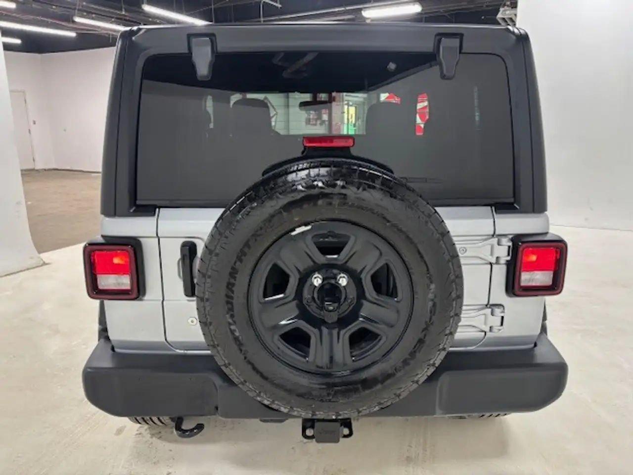 Jeep Wrangler снимка Jeep Wrangler