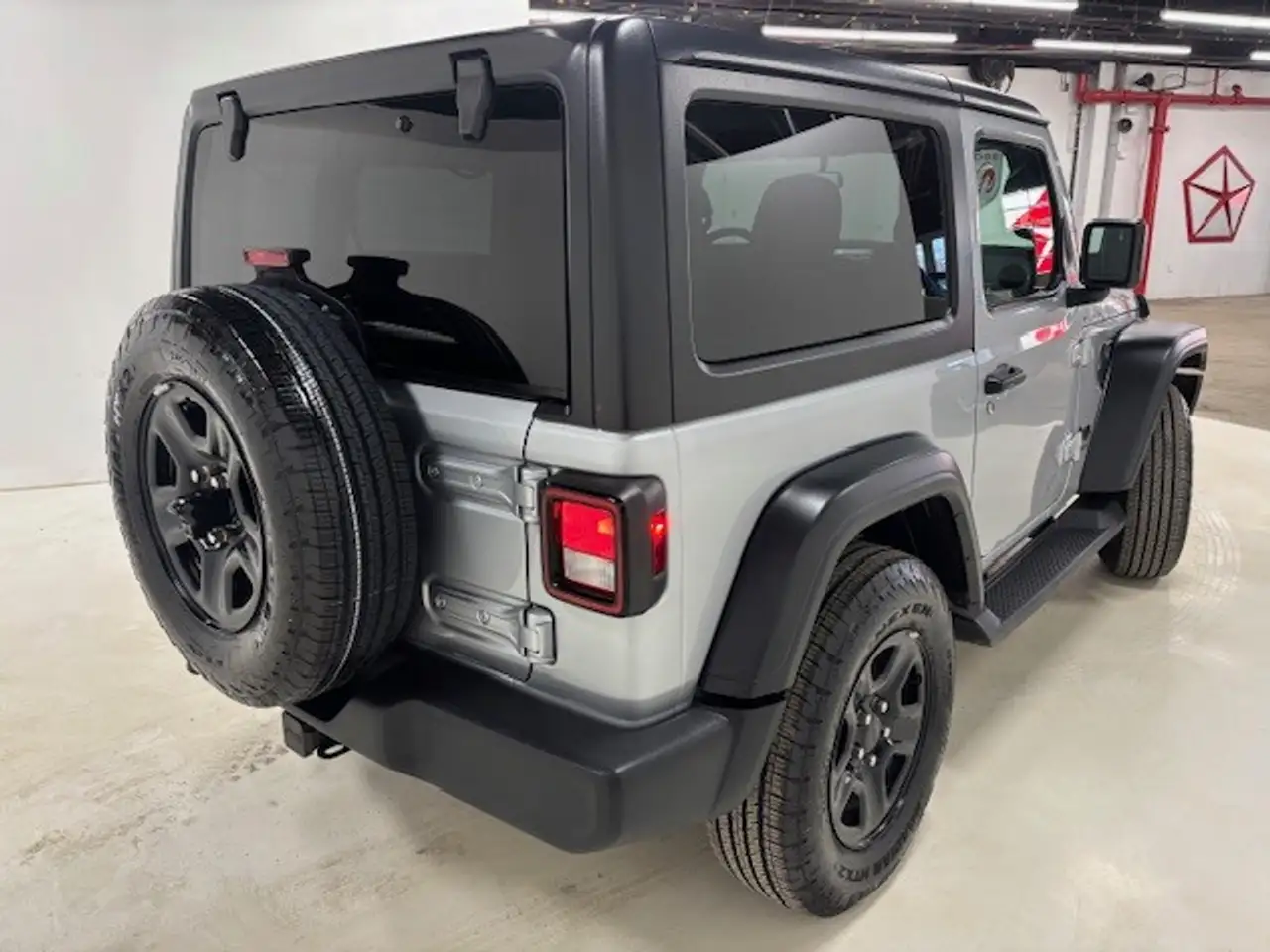 Jeep Wrangler снимка Jeep Wrangler