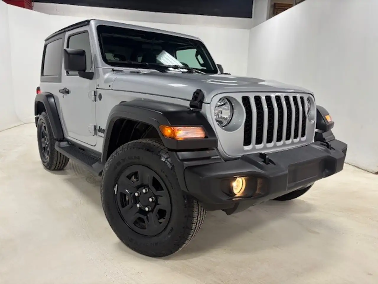 Jeep Wrangler снимка Jeep Wrangler