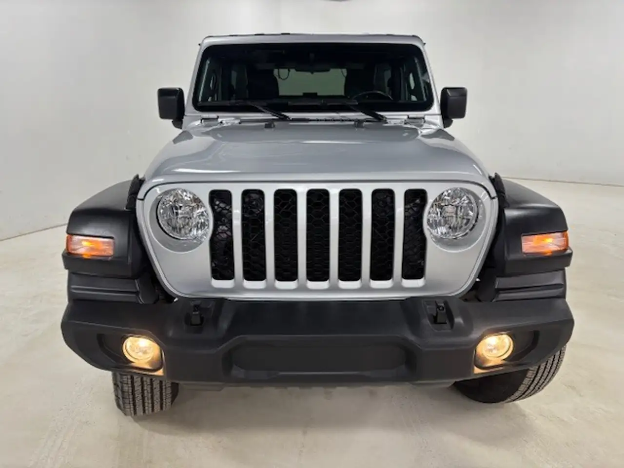 Jeep Wrangler снимка Jeep Wrangler