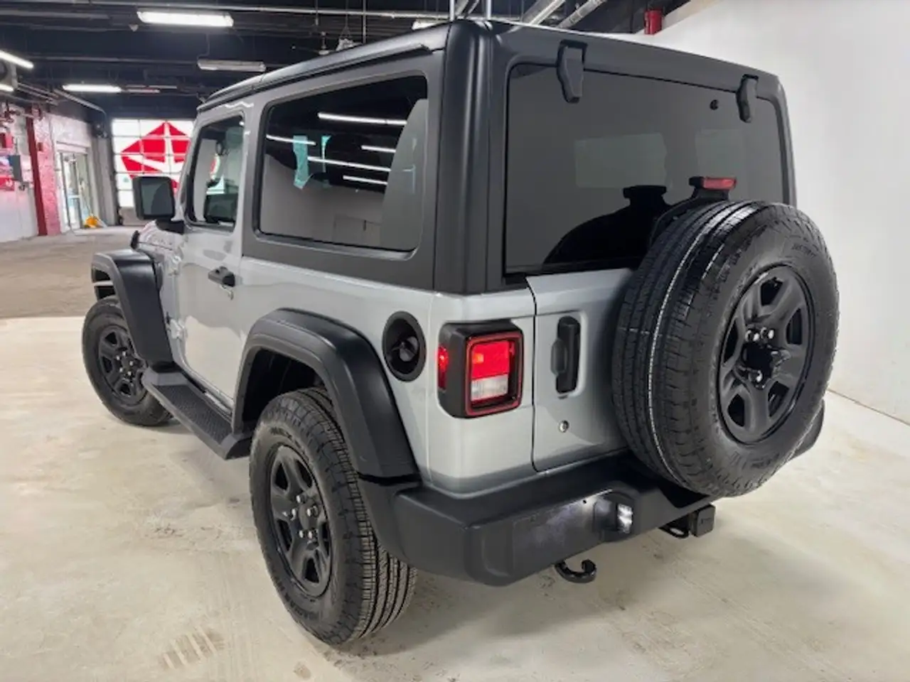 Jeep Wrangler снимка Jeep Wrangler
