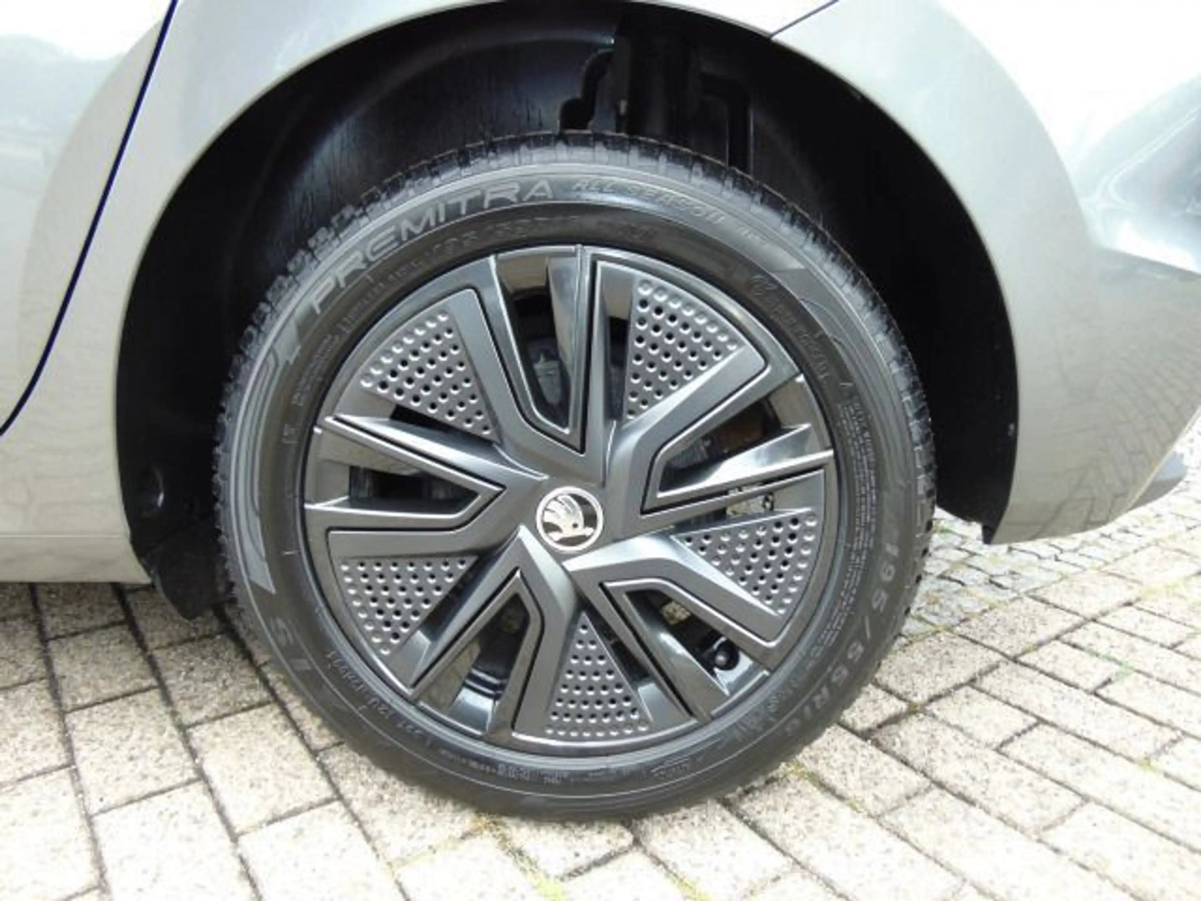 Skoda Fabia Ambition Allwetterreifen, RFK, Sitzheizung — photo 6