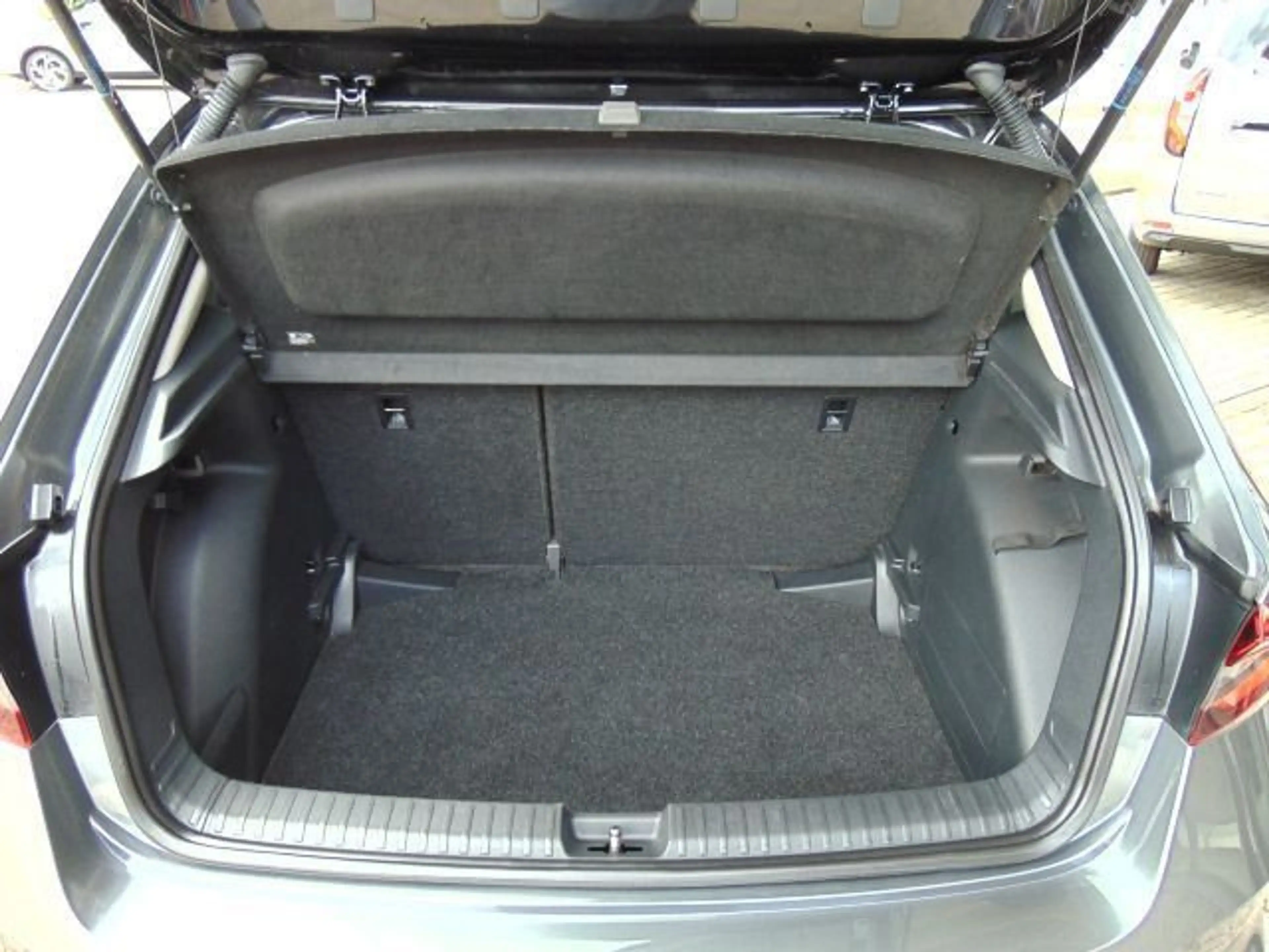 Skoda Fabia Ambition Allwetterreifen, RFK, Sitzheizung — photo 8