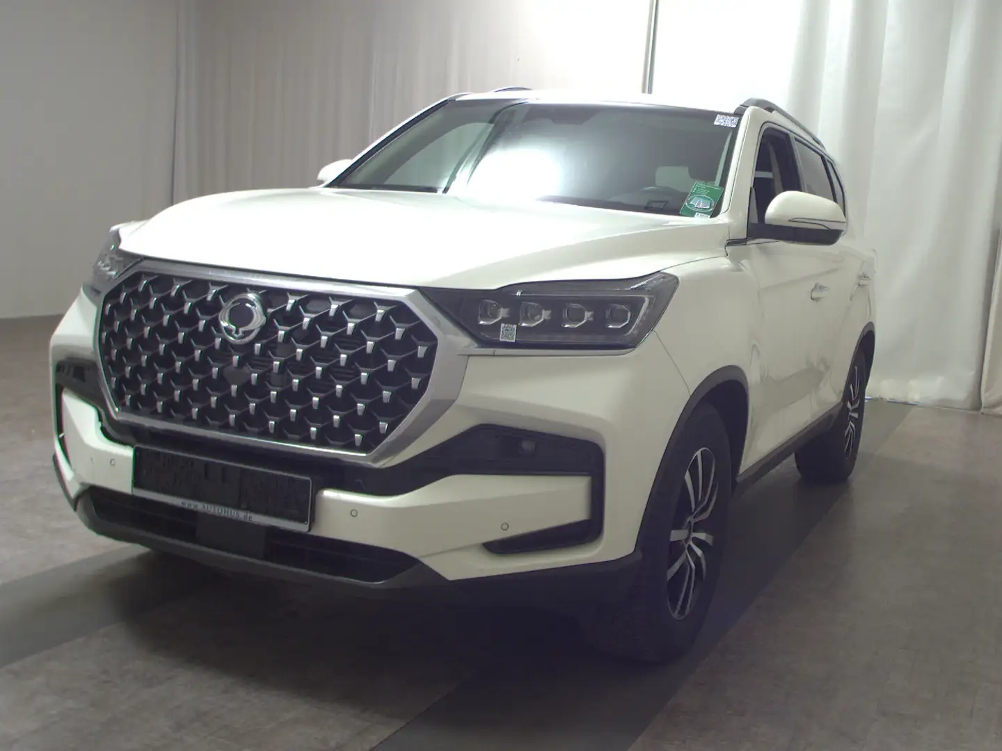 SsangYong Rexton Cristal AWD 7-Sitzer Navi LED AHK RFK Bílá - 2