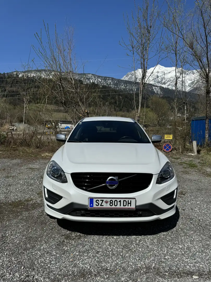 Volvo XC60 D4 Momentum R-Design Geartronic - 1