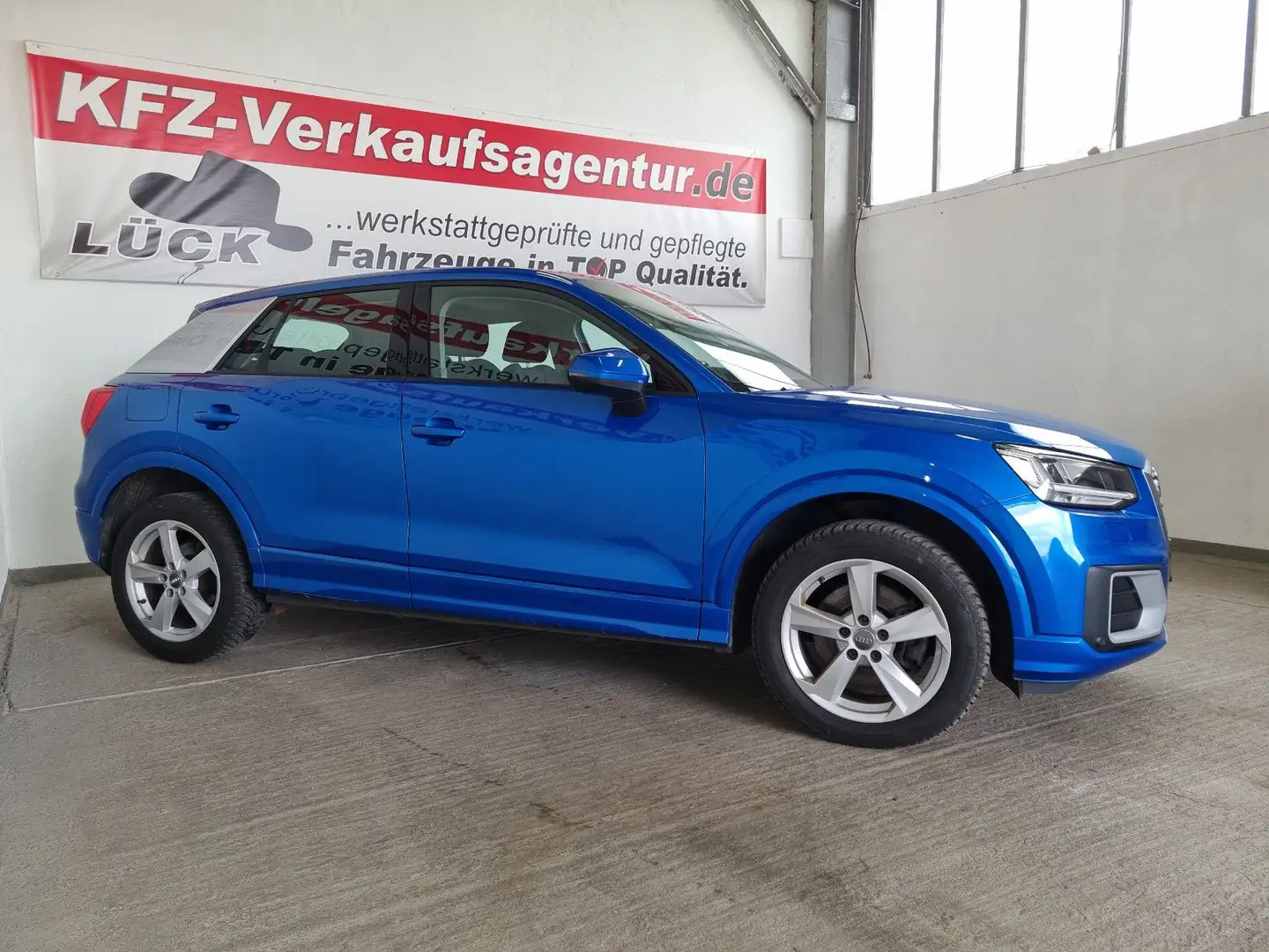 Audi Q2 sport, inkl. 1. Jahr Garantie Azul - 2