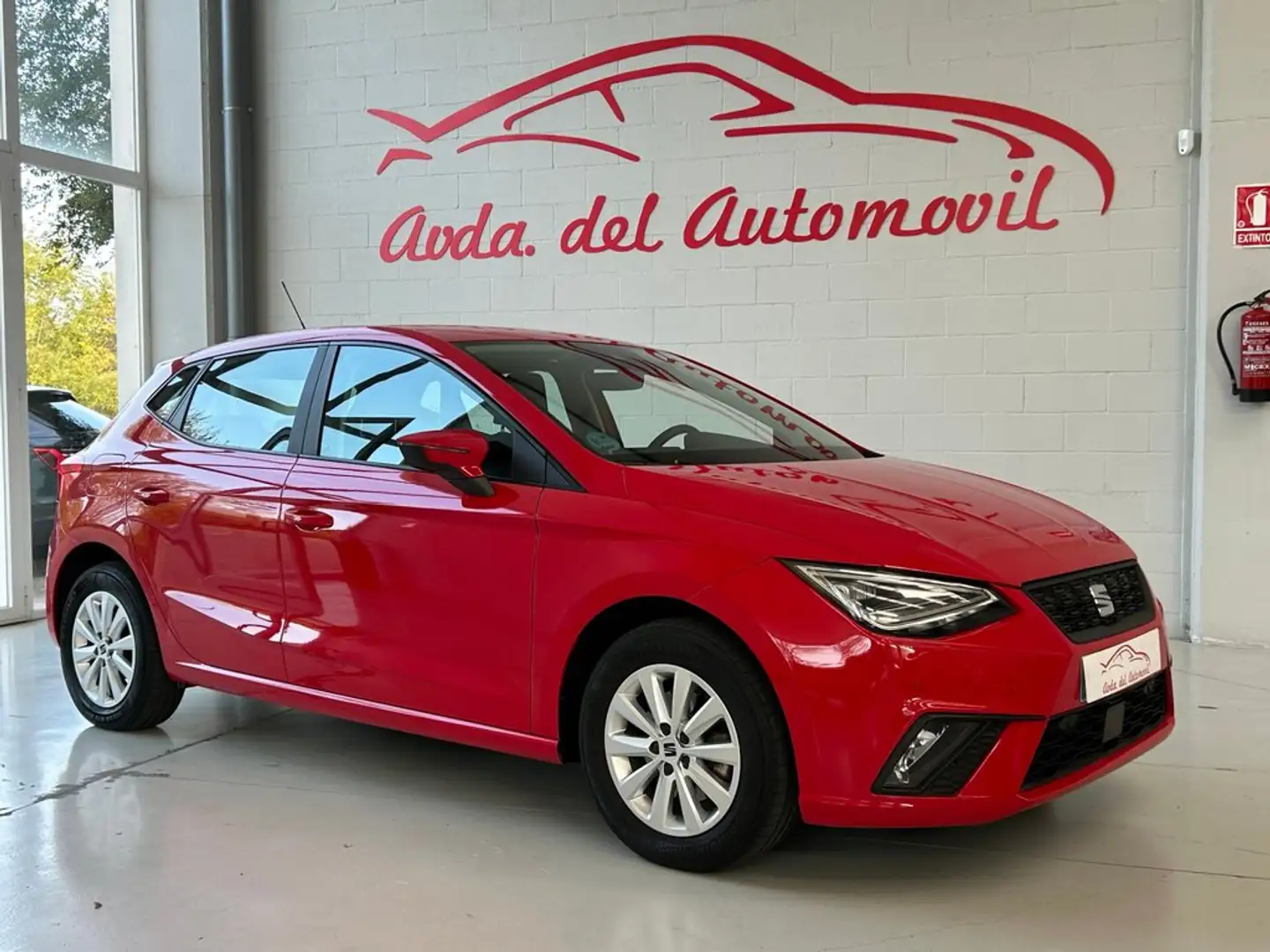 SEAT Ibiza 1.0 TSI 81kW (110CV) Style XL Rojo - 1