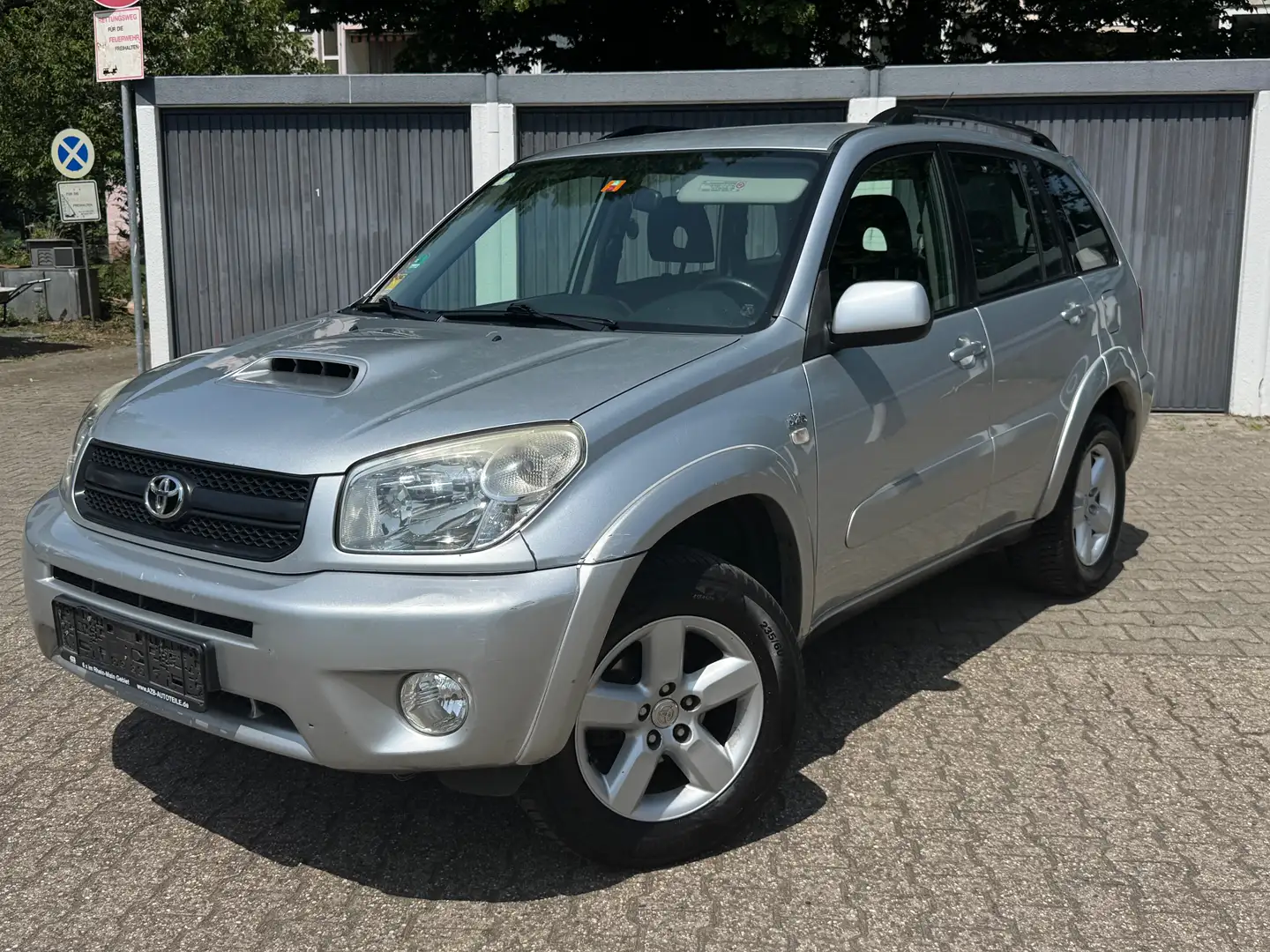 Toyota RAV 4 D-4D 4x4 Silber - 1