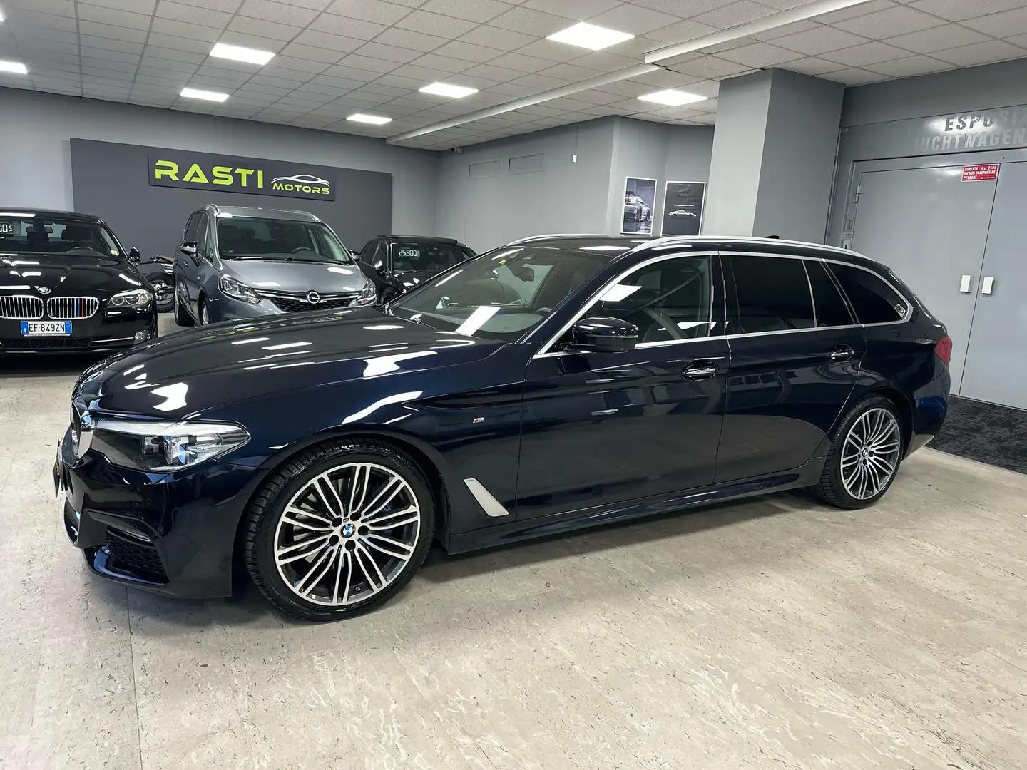 BMW 530 530d Touring xdrive Msport 249cv auto Nero - 2
