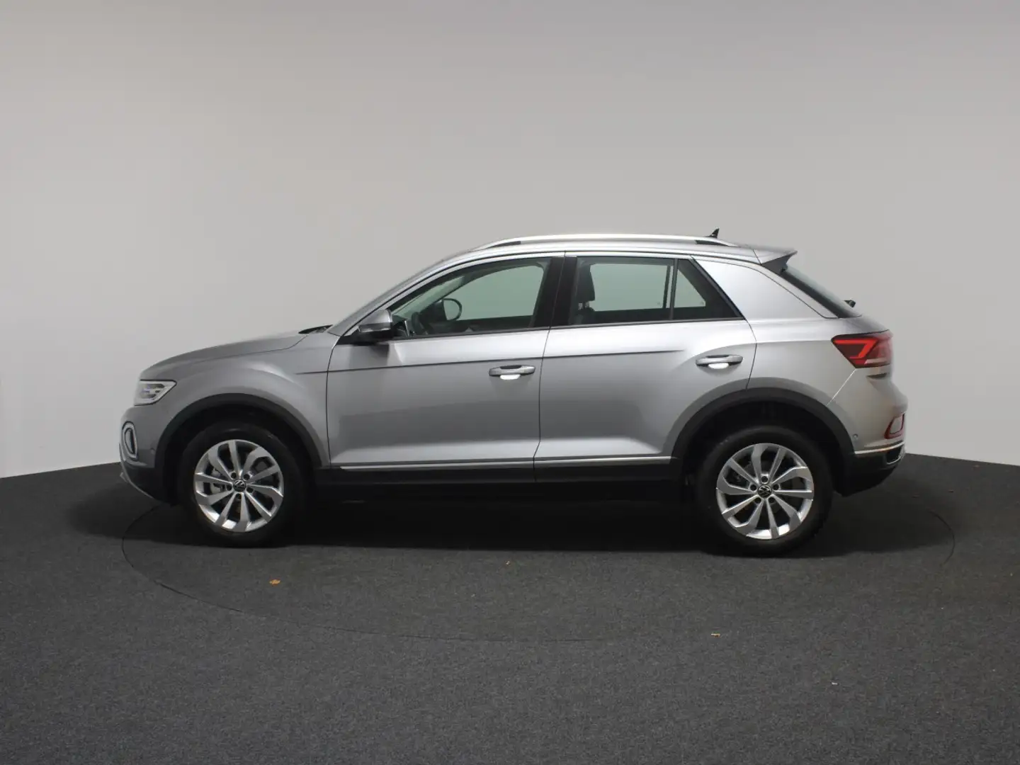 Volkswagen T-Roc 2.0 TDI DSG Style vor. Navi LED ACC Klima RFK App- Silber - 2