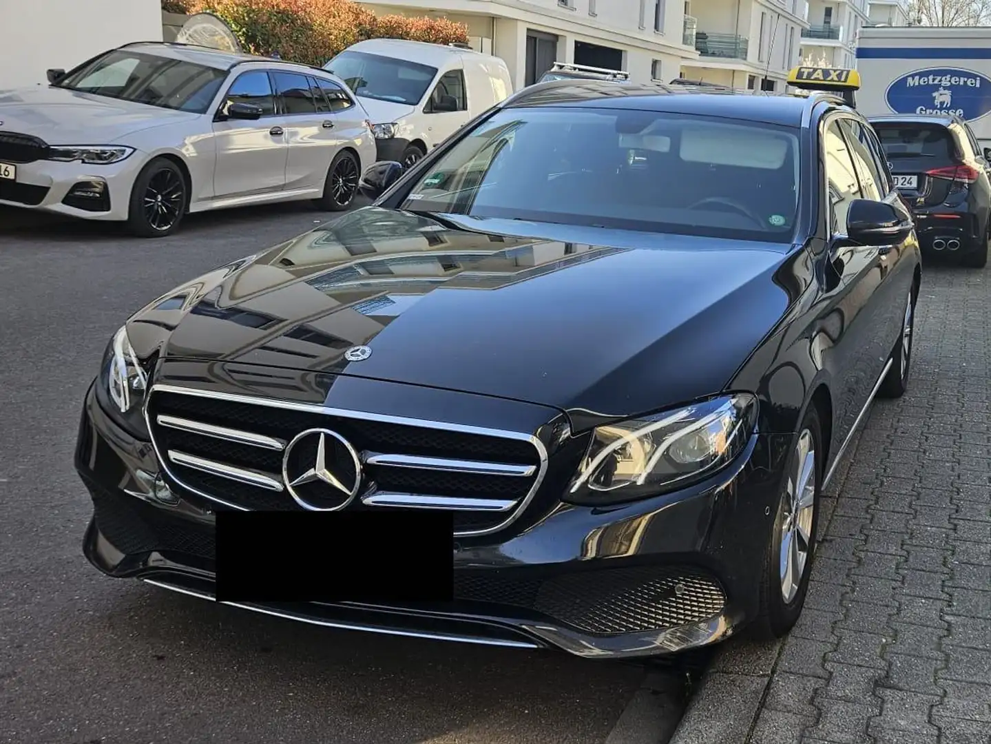 Mercedes-Benz E 200 Top Zustand *TAXI* / *Mietwagen* - Schwarz Leder Noir - 1