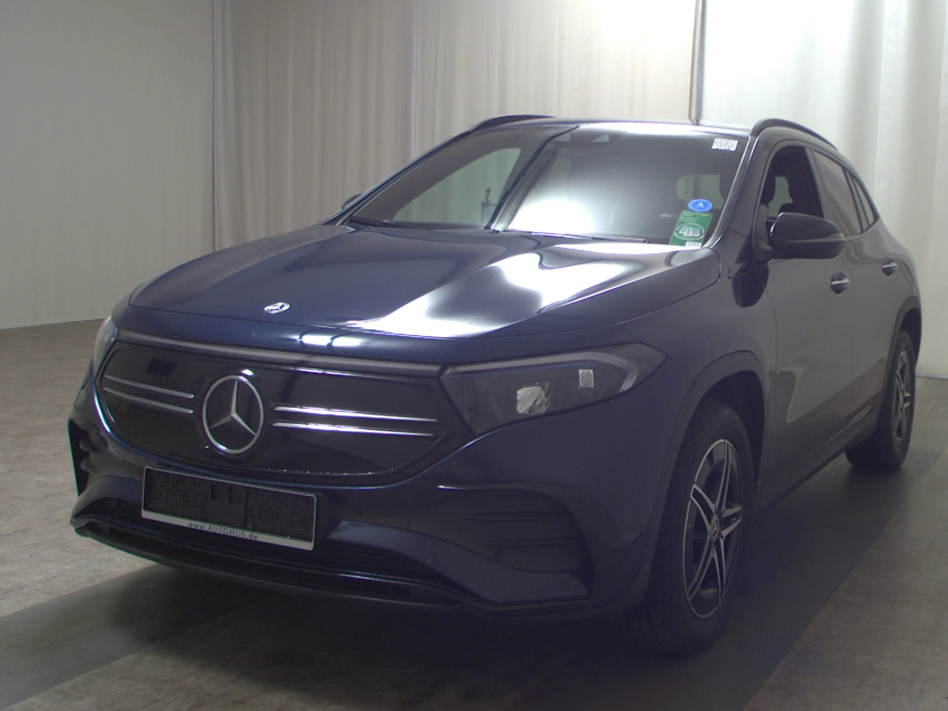 Mercedes-Benz EQA EQA T-LEDER NAVI SPORTSITZE KLIMAAUT RADIO TEMPO MFL SHZ VC PDC AHK ACC SOUND LED MBUX Distronic+ — photo 2