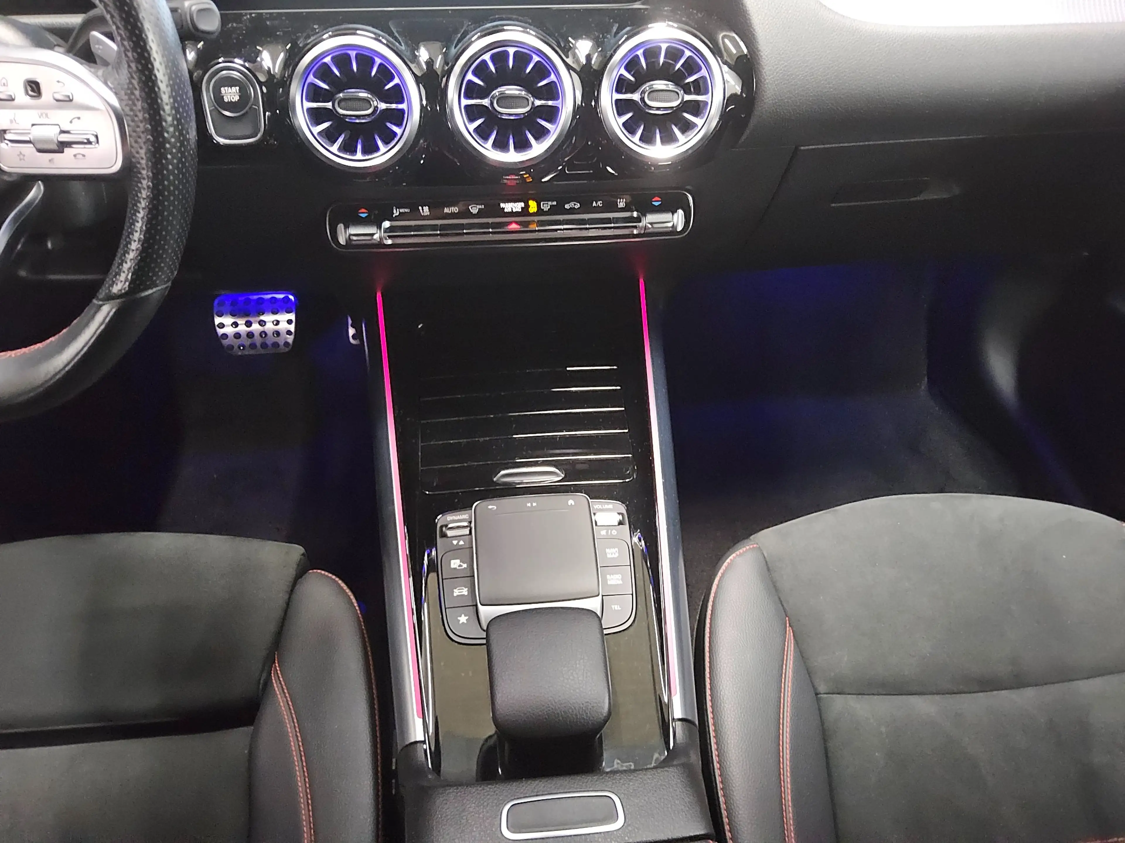 Mercedes-Benz EQA EQA T-LEDER NAVI SPORTSITZE KLIMAAUT RADIO TEMPO MFL SHZ VC PDC AHK ACC SOUND LED MBUX Distronic+ — photo 6