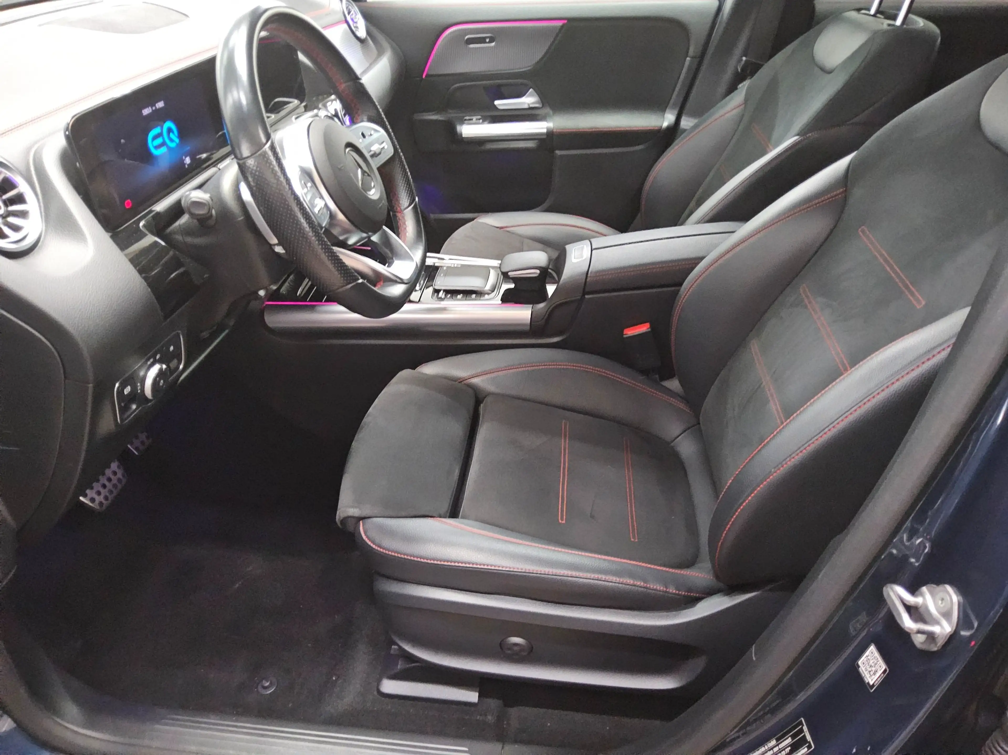 Mercedes-Benz EQA EQA T-LEDER NAVI SPORTSITZE KLIMAAUT RADIO TEMPO MFL SHZ VC PDC AHK ACC SOUND LED MBUX Distronic+ — photo 9
