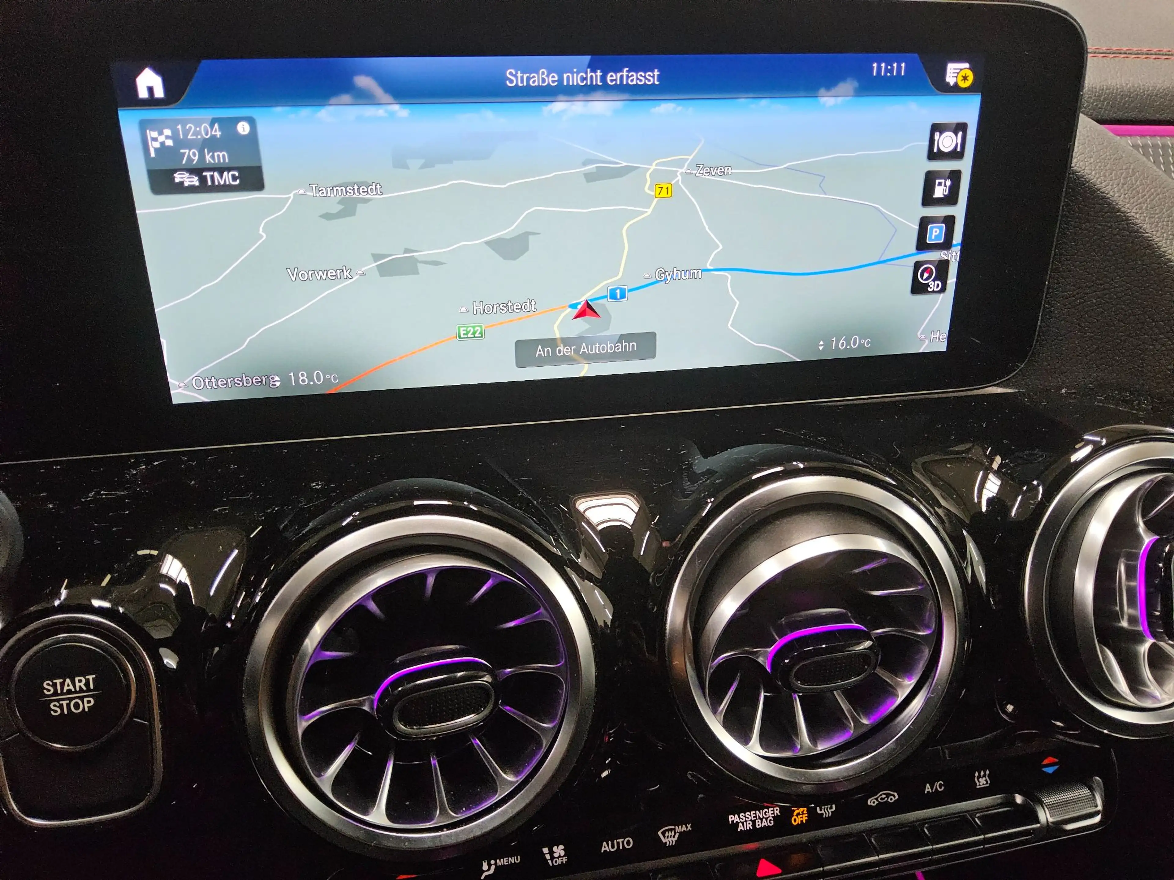 Mercedes-Benz EQA EQA T-LEDER NAVI SPORTSITZE KLIMAAUT RADIO TEMPO MFL SHZ VC PDC AHK ACC SOUND LED MBUX Distronic+ — photo 7