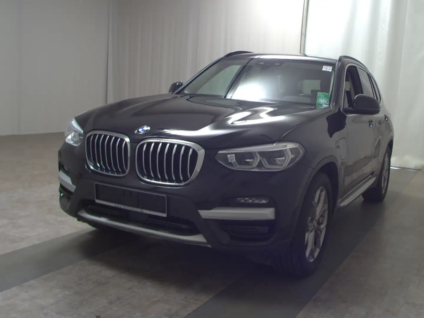 BMW X3 xDrive 30e xLine AHK 4x4 LED Leder LC Pro LM Schwarz - 2