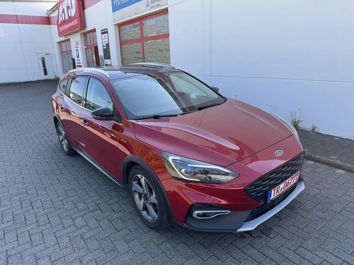 Ford Focus Turnier 1.0 EcoBoost Hybrid ACTIVE X - 1