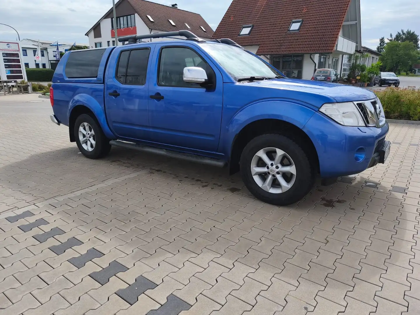 Nissan Navara Pickup Bleu - 1