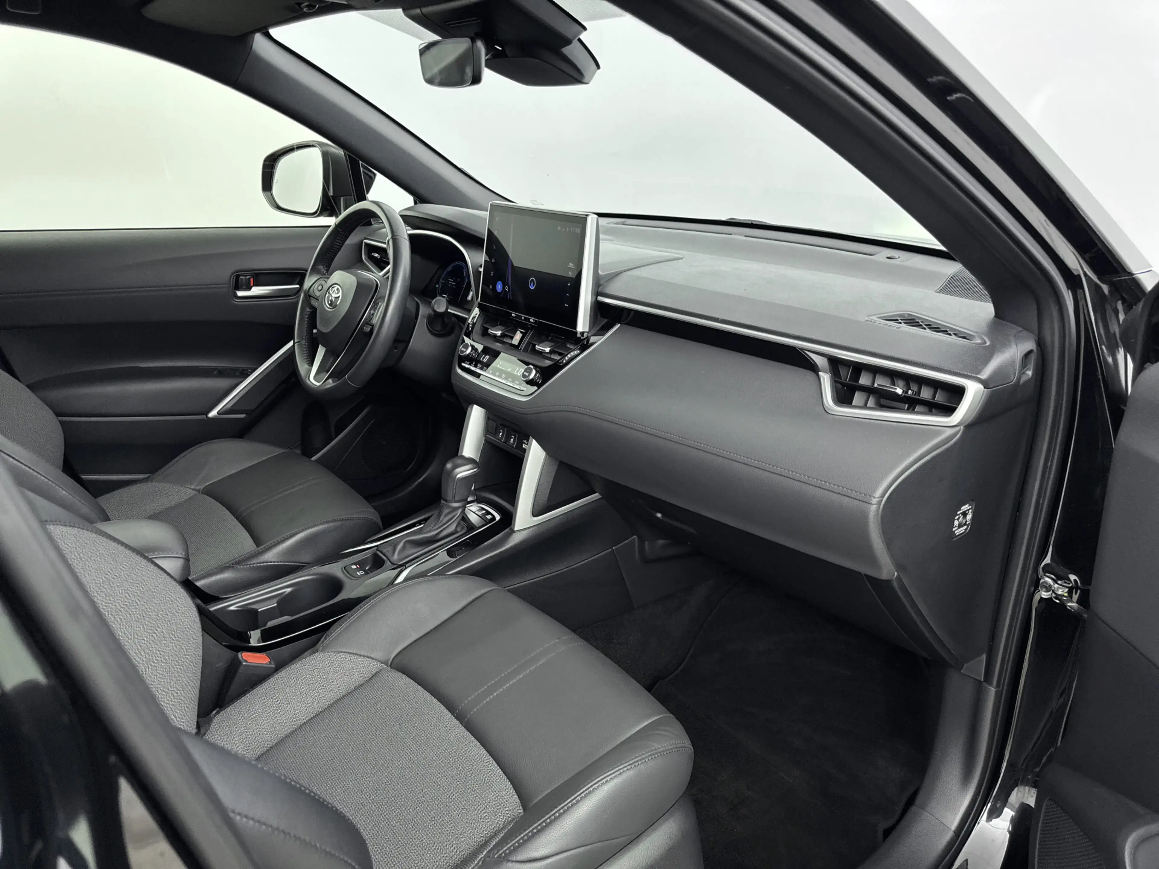 Toyota Corolla Cross Hybrid 140 Style | Half Lederen bekleding | Dealer — photo 6