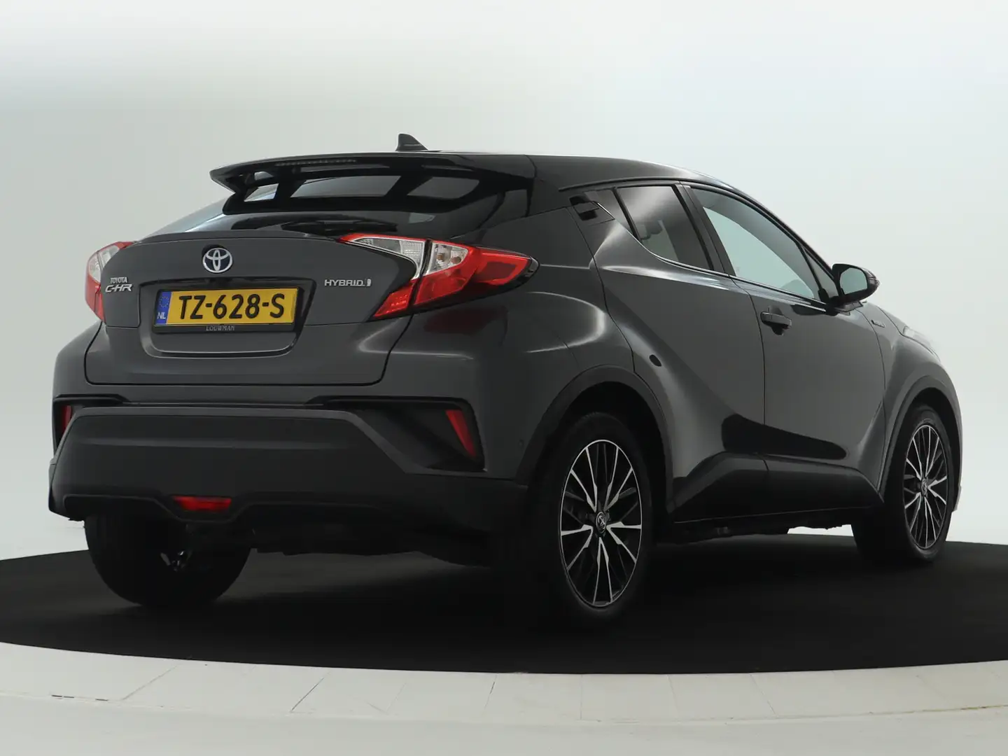 Toyota C-HR 1.8 Hybrid Dynamic Grijs - 2