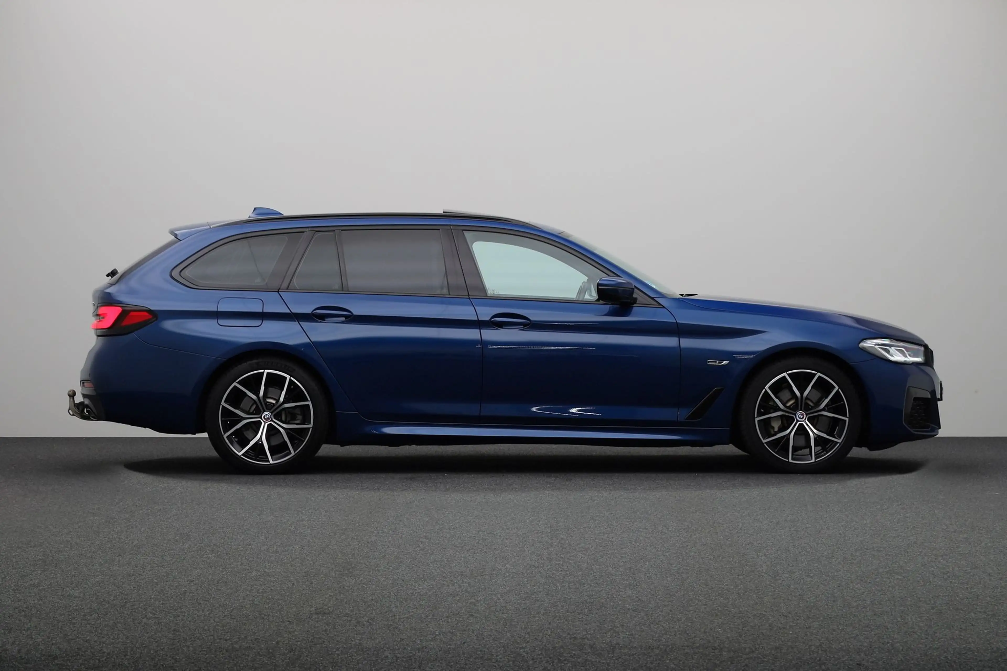 BMW 530 5-serie Touring 530e Business Edition Plus | M-spo — photo 14
