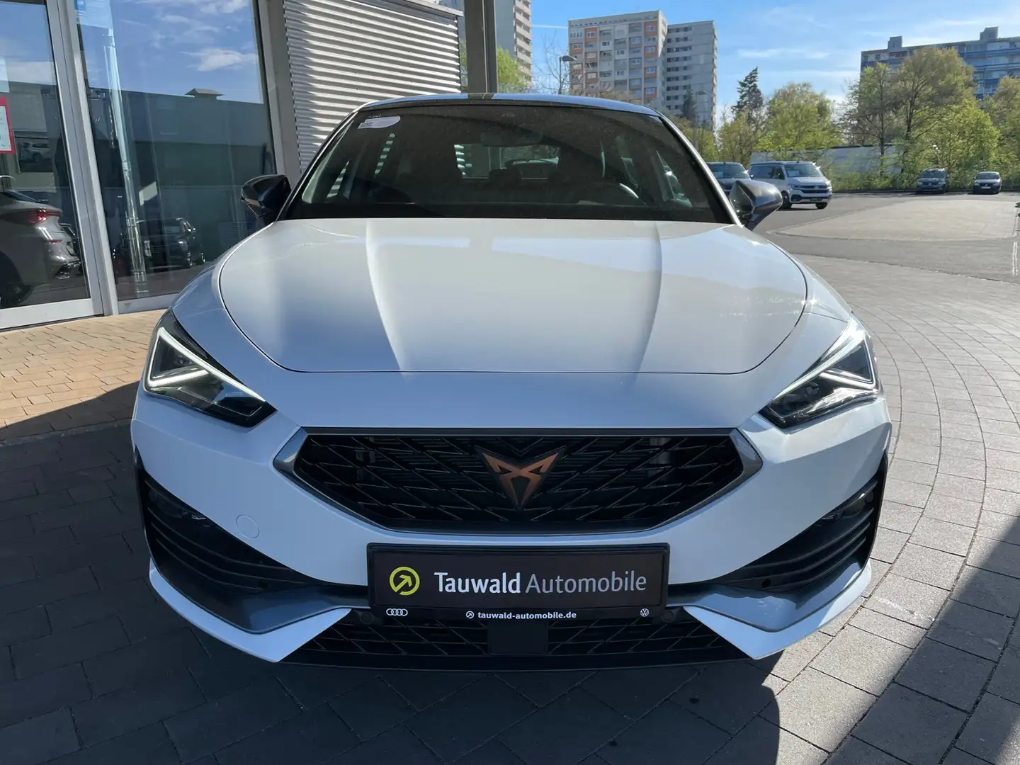 CUPRA Leon 1.5 eTSI DSG PANO/RFK/ACC/MATRIX/TRAVEL/VIS Blanc - 2