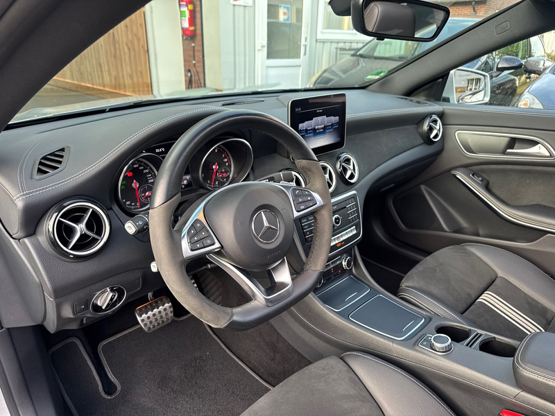 Mercedes-Benz CLA 180 Shooting Brake Edition PANO — photo 3